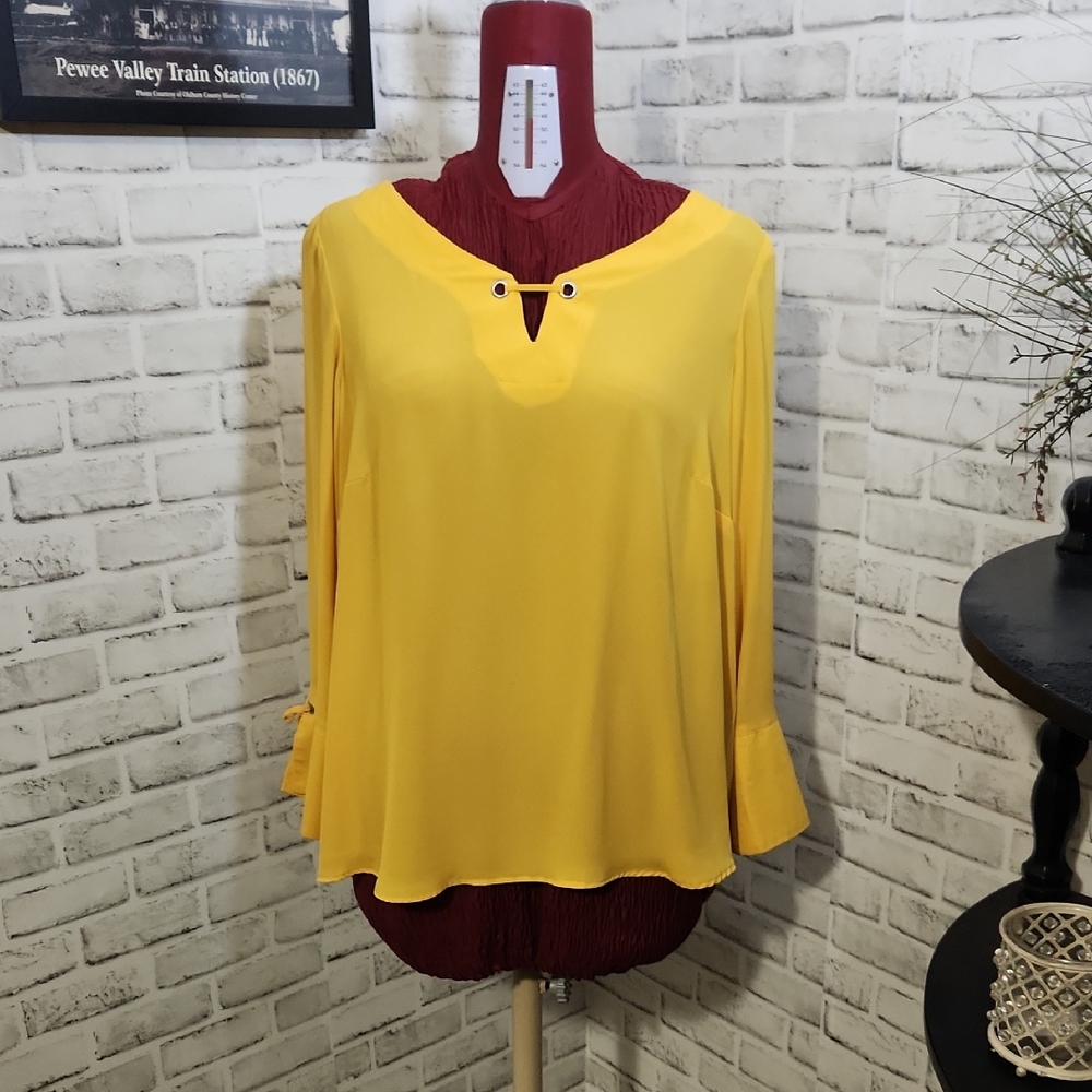 Violet & Claire Yellow Blouse with Keyhole Detail